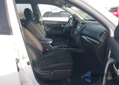 2015 Kia Sorento Lx z USA, uszkodzony, nr VIN 5XYKT3A68FG563157